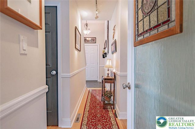 2115 Briarwood Drive, North Whitehall Twp, PA 18037