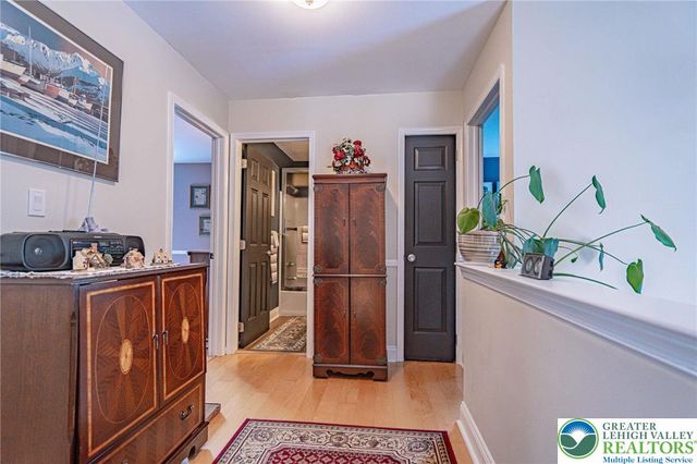 2115 Briarwood Drive, North Whitehall Twp, PA 18037