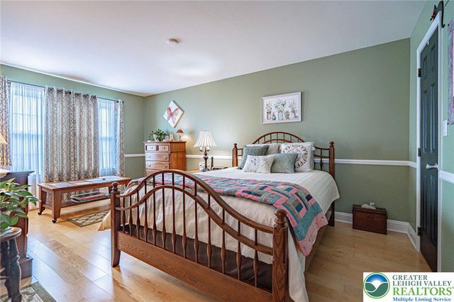 2115 Briarwood Drive, North Whitehall Twp, PA 18037