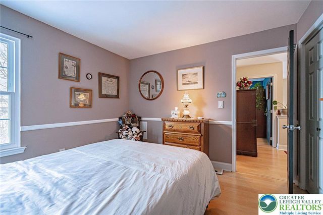 2115 Briarwood Drive, North Whitehall Twp, PA 18037