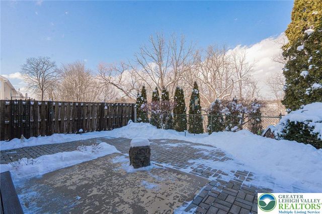 2115 Briarwood Drive, North Whitehall Twp, PA 18037