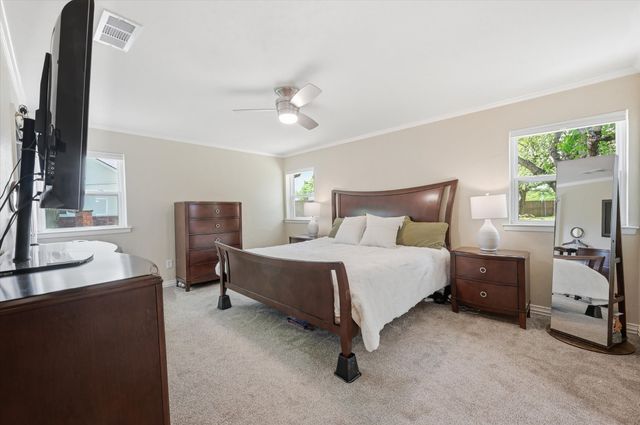 628 Robindale Court, Bedford, TX 76022