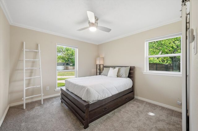 628 Robindale Court, Bedford, TX 76022