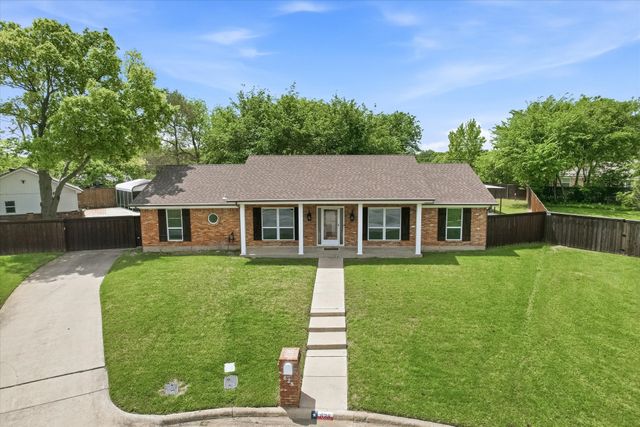 628 Robindale Court, Bedford, TX 76022