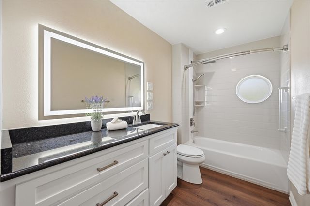 628 Robindale Court, Bedford, TX 76022