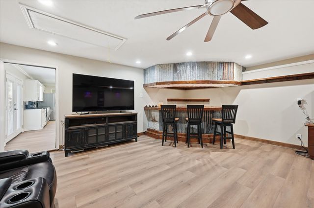 628 Robindale Court, Bedford, TX 76022