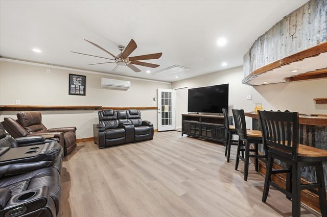 628 Robindale Court, Bedford, TX 76022