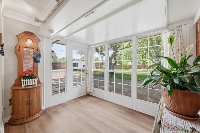 628 Robindale Court, Bedford, TX 76022