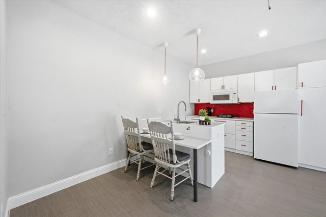 628 Robindale Court, Bedford, TX 76022