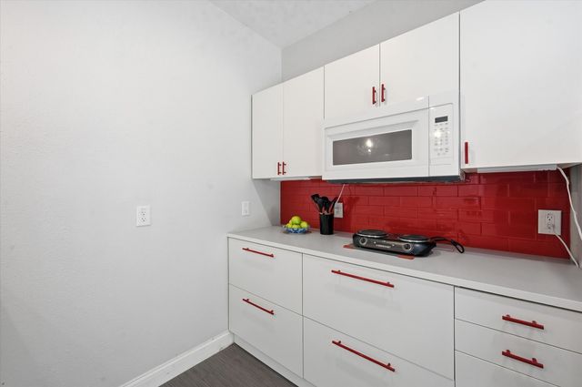 628 Robindale Court, Bedford, TX 76022