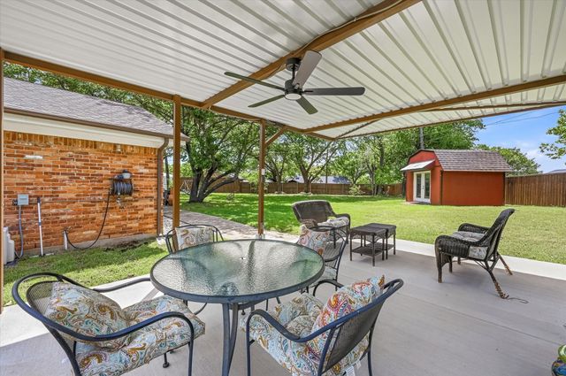 628 Robindale Court, Bedford, TX 76022