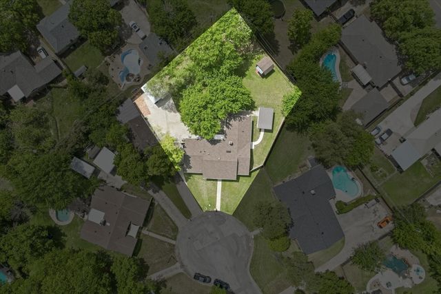 628 Robindale Court, Bedford, TX 76022