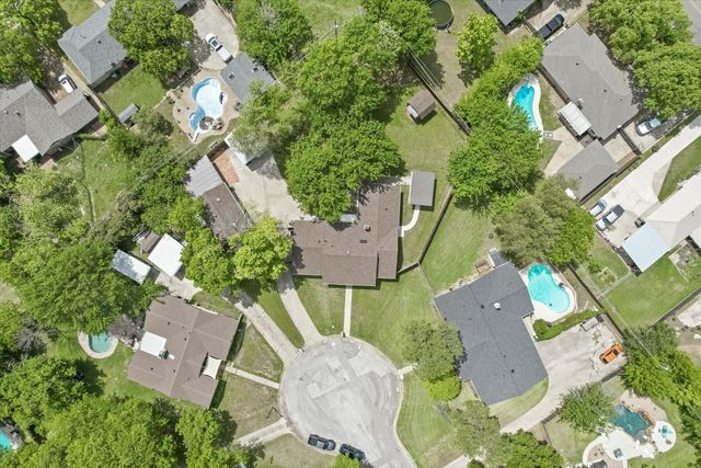 628 Robindale Court, Bedford, TX 76022