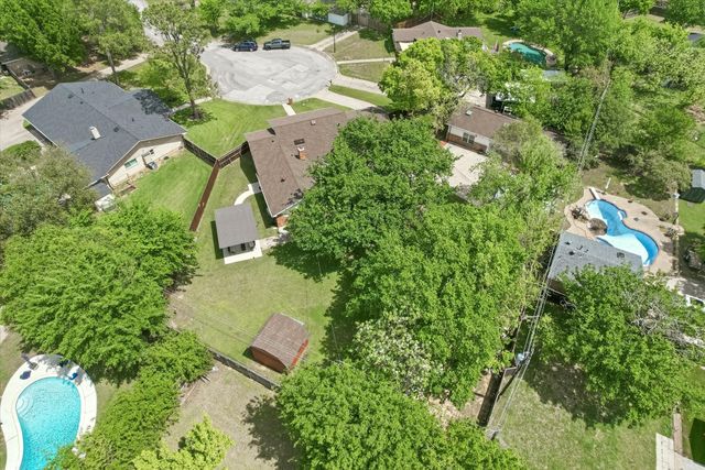 628 Robindale Court, Bedford, TX 76022