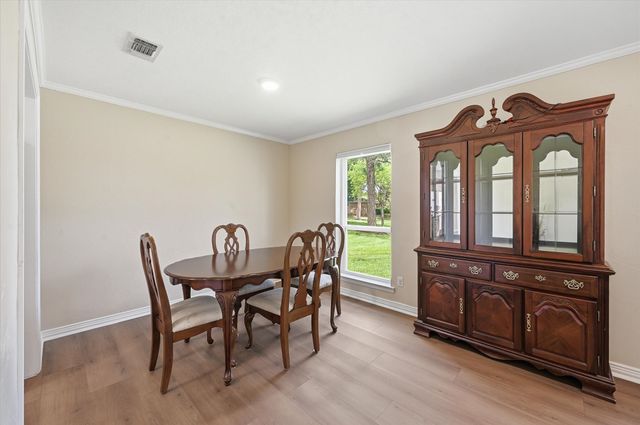 628 Robindale Court, Bedford, TX 76022