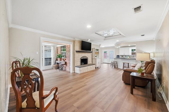 628 Robindale Court, Bedford, TX 76022