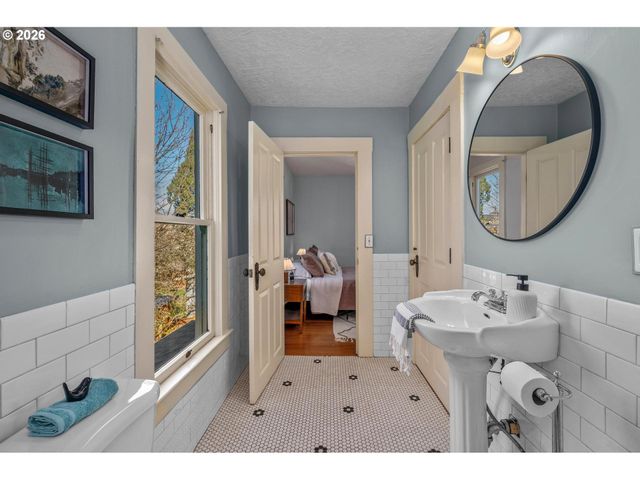 3213 Se 9TH Ave, Portland, OR 97202