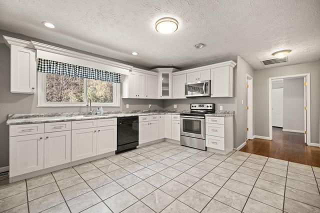 177 White Church Right Frk Road, Pineville, KY 40977