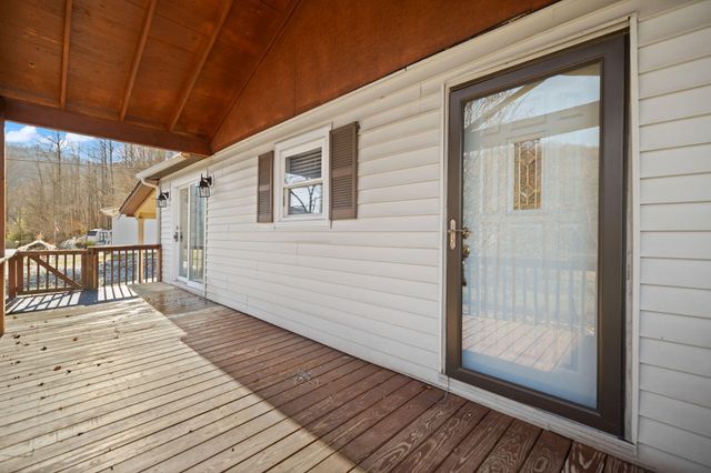 177 White Church Right Frk Road, Pineville, KY 40977