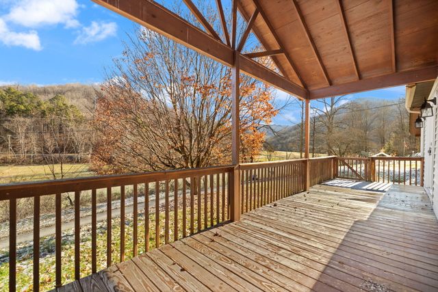 177 White Church Right Frk Road, Pineville, KY 40977