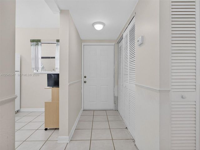 15718 E Waterside Cir 105, Sunrise, FL 33326