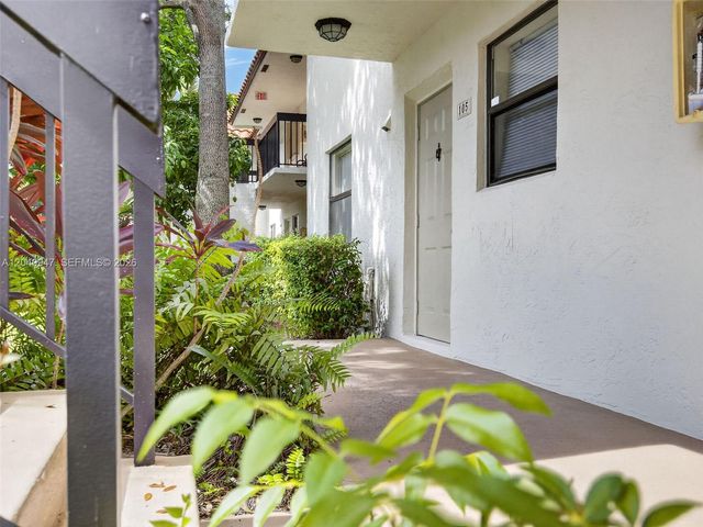 15718 E Waterside Cir 105, Sunrise, FL 33326