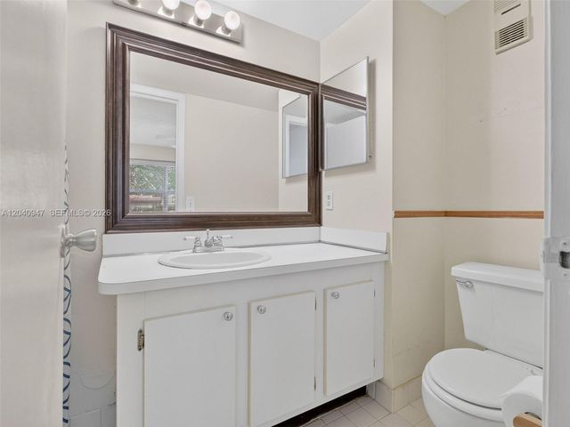 15718 E Waterside Cir 105, Sunrise, FL 33326