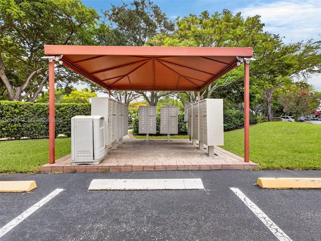 15718 E Waterside Cir 105, Sunrise, FL 33326
