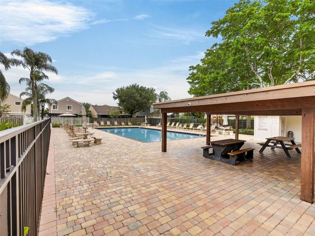 15718 E Waterside Cir 105, Sunrise, FL 33326