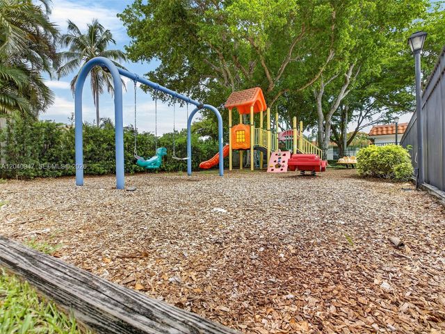 15718 E Waterside Cir 105, Sunrise, FL 33326