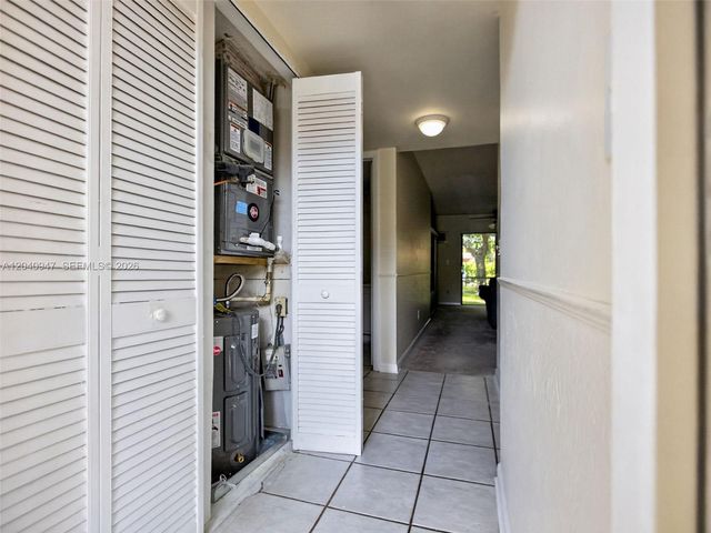 15718 E Waterside Cir 105, Sunrise, FL 33326