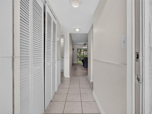15718 E Waterside Cir 105, Sunrise, FL 33326