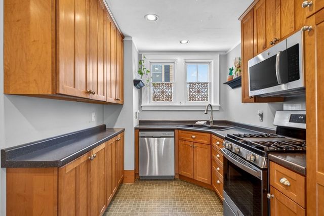 25 Seabury Street, Rutland City, VT 05701