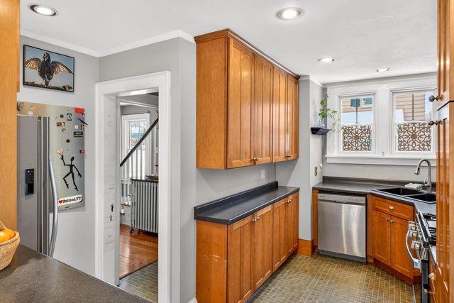 25 Seabury Street, Rutland City, VT 05701