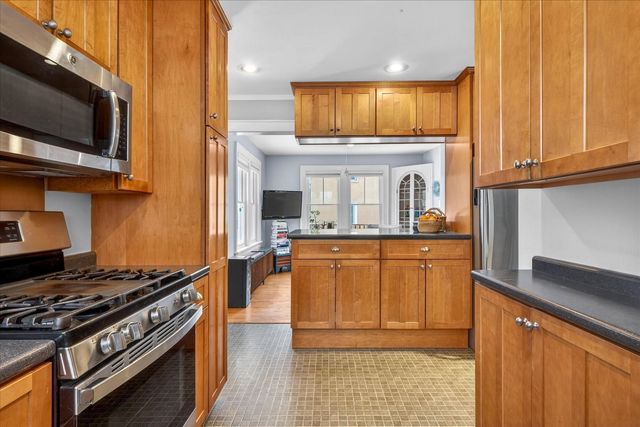 25 Seabury Street, Rutland City, VT 05701