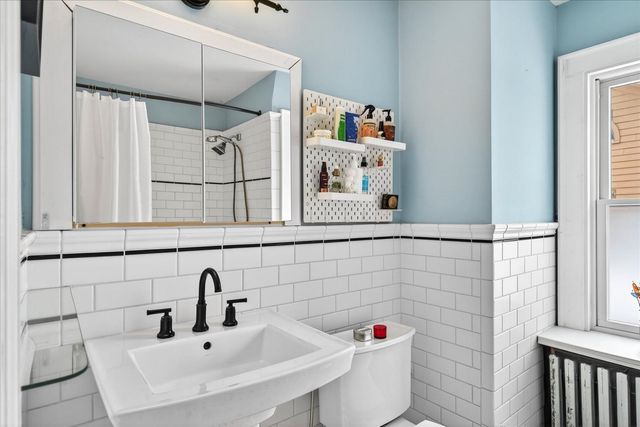 25 Seabury Street, Rutland City, VT 05701