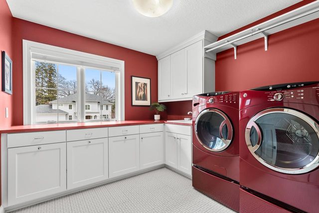 2051 Pinehurst Drive, Chanhassen, MN 55317
