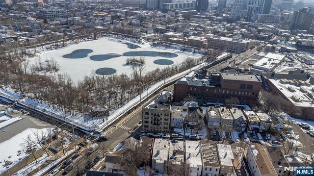 787 Summit Avenue 11, Jersey City, NJ 07307