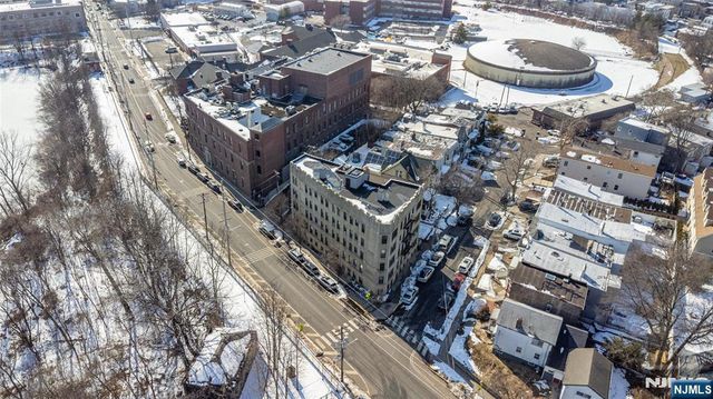 787 Summit Avenue 11, Jersey City, NJ 07307