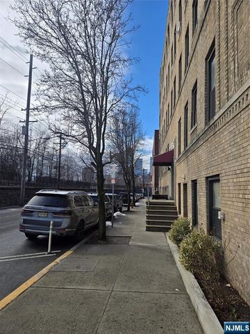 787 Summit Avenue 11, Jersey City, NJ 07307