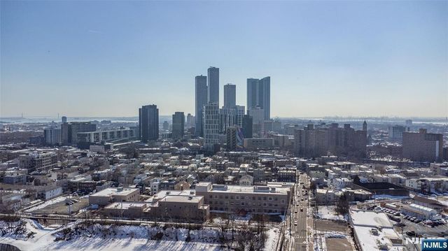 787 Summit Avenue 11, Jersey City, NJ 07307