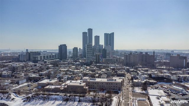 787 Summit Avenue 11, Jersey City, NJ 07307