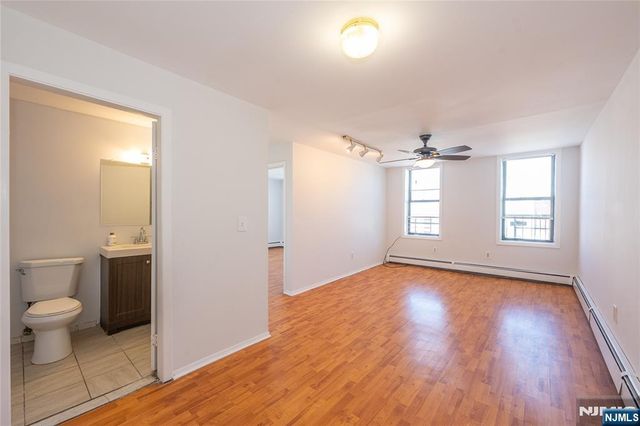 787 Summit Avenue 11, Jersey City, NJ 07307