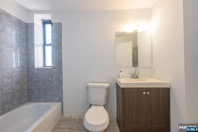 787 Summit Avenue 11, Jersey City, NJ 07307