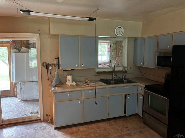 419 E Bradford Road, Midland, MI 48640