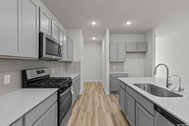 9975 Chavaneaux Lndg, San Antonio, TX 78221