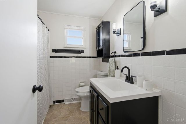 15 Sunny Lane, Hamilton Twp, OH 45065