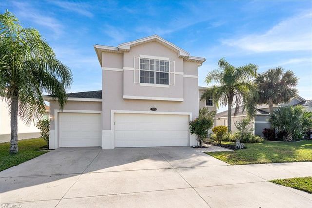 320 Spider Lily LN, Naples, FL 34119