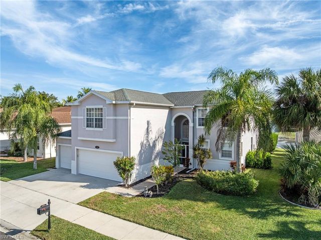 320 Spider Lily LN, Naples, FL 34119