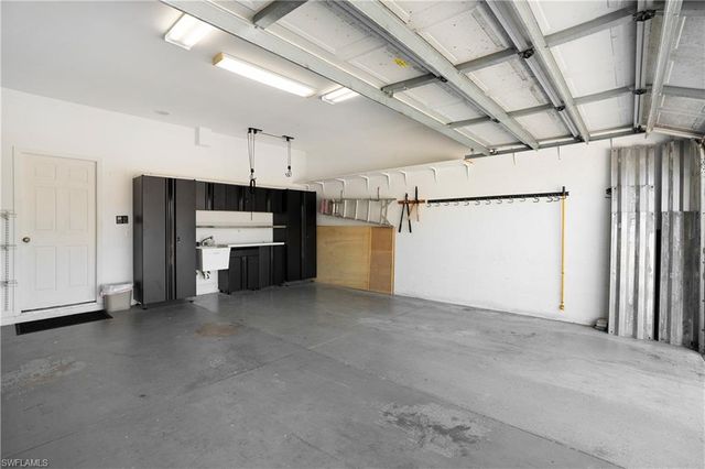 320 Spider Lily LN, Naples, FL 34119